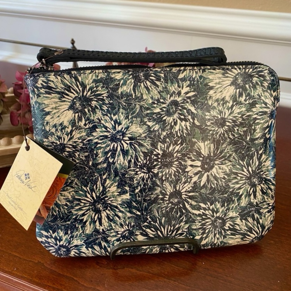 NWT Patricia Nash Cassini Sunflower Black & White Pattern